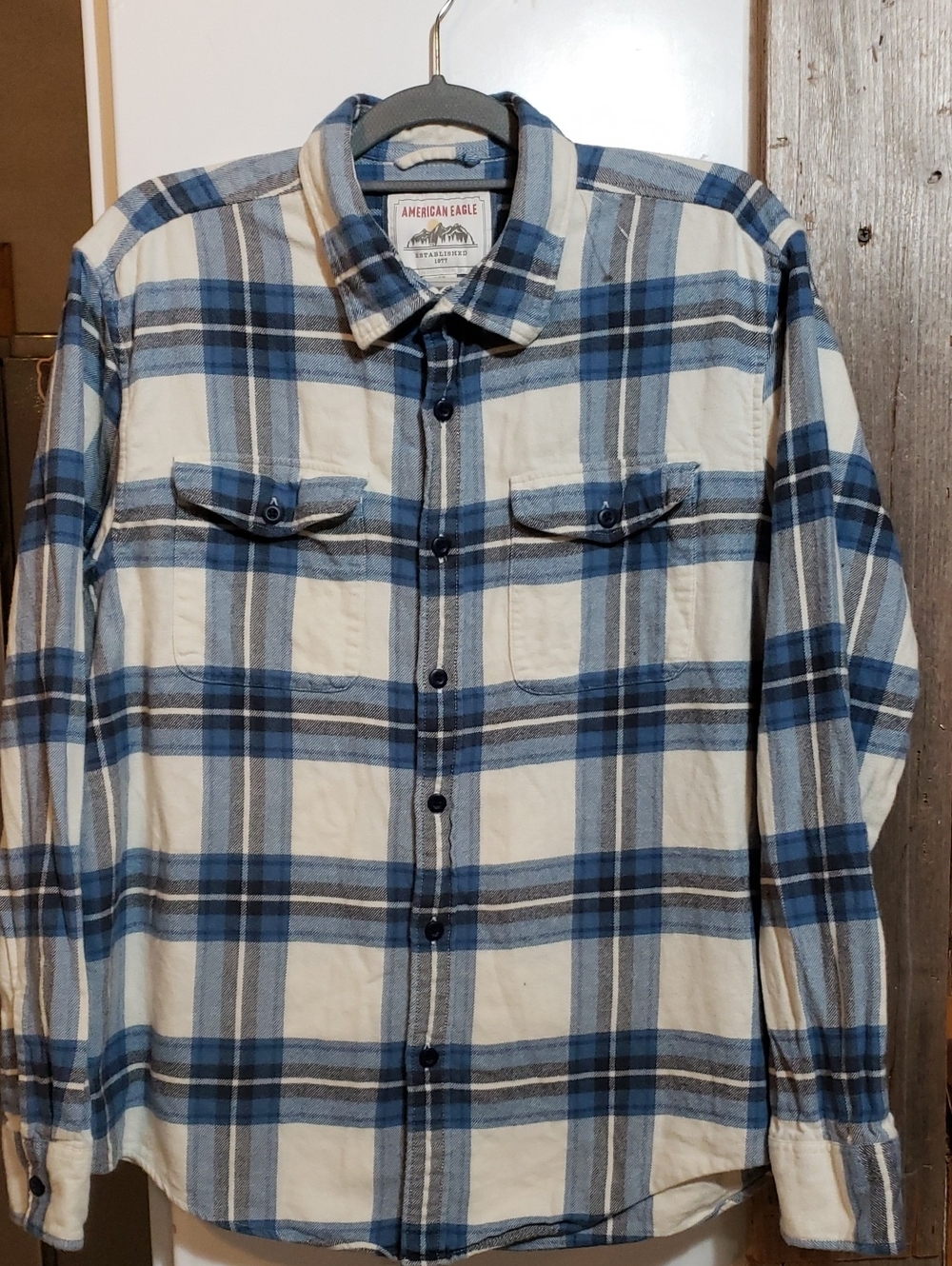 American Eagle Men L Long Sleeve Button Down Flannel Blue Dark Blue White